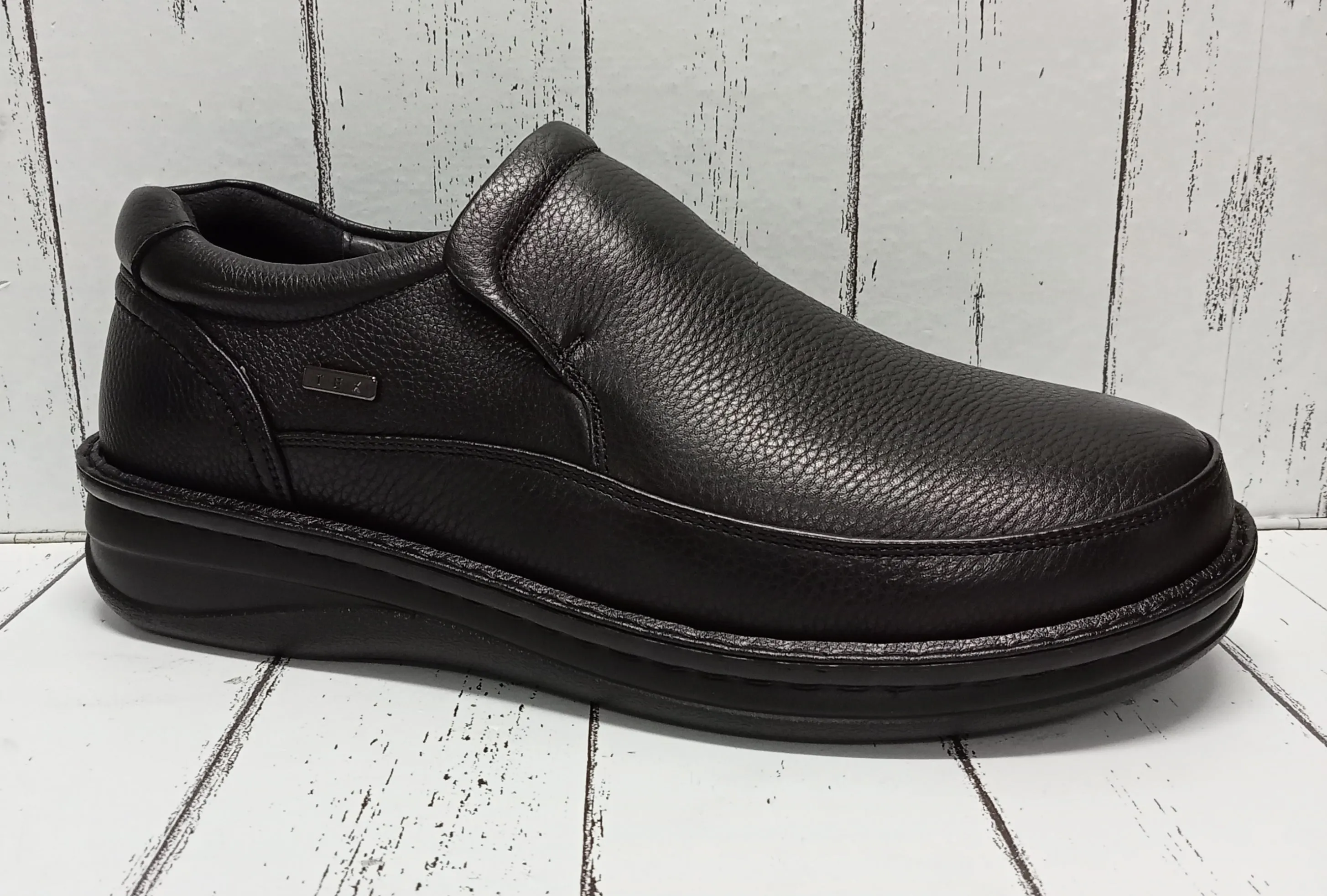 G-COMFORT SHOES (WIDE FITTING) - P3702 - SLIP ON SHOE - Black (Waterproof)