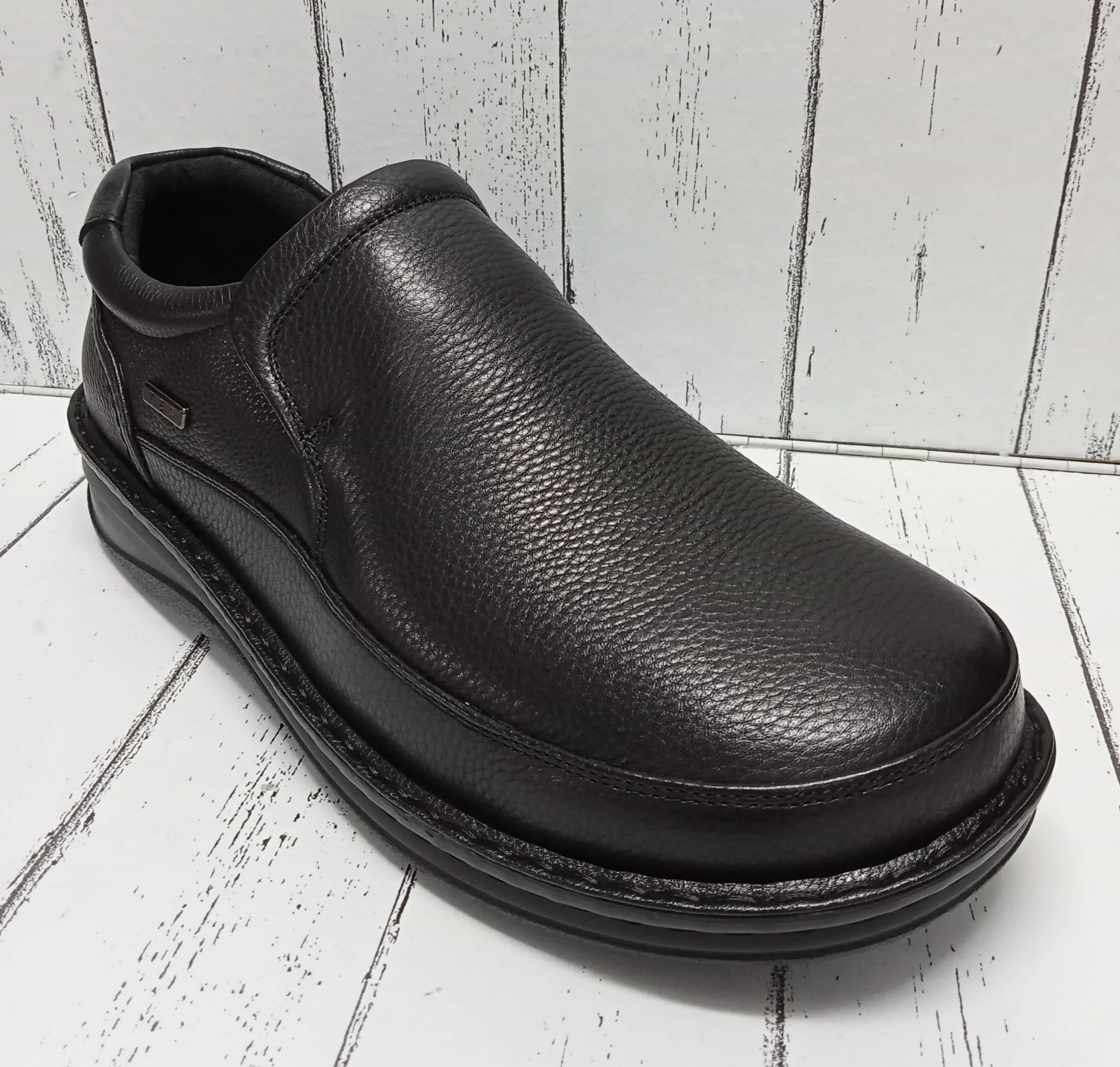 G-COMFORT SHOES (WIDE FITTING) - P3702 - SLIP ON SHOE - Black (Waterproof)