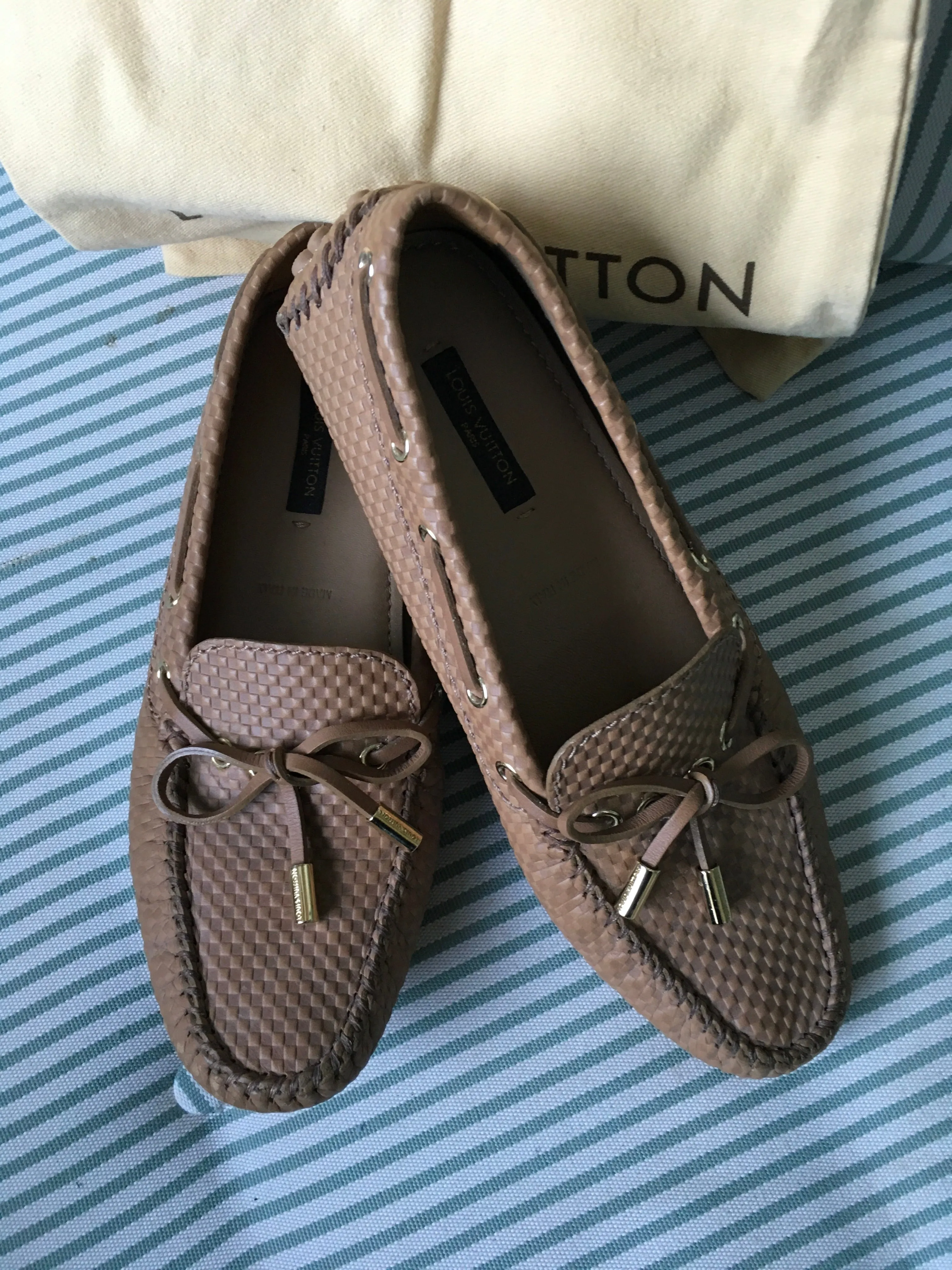 Louis Vuitton Beige Petit Damier Embossed Leather Gloria Bow Loafers Size 36 Ladies