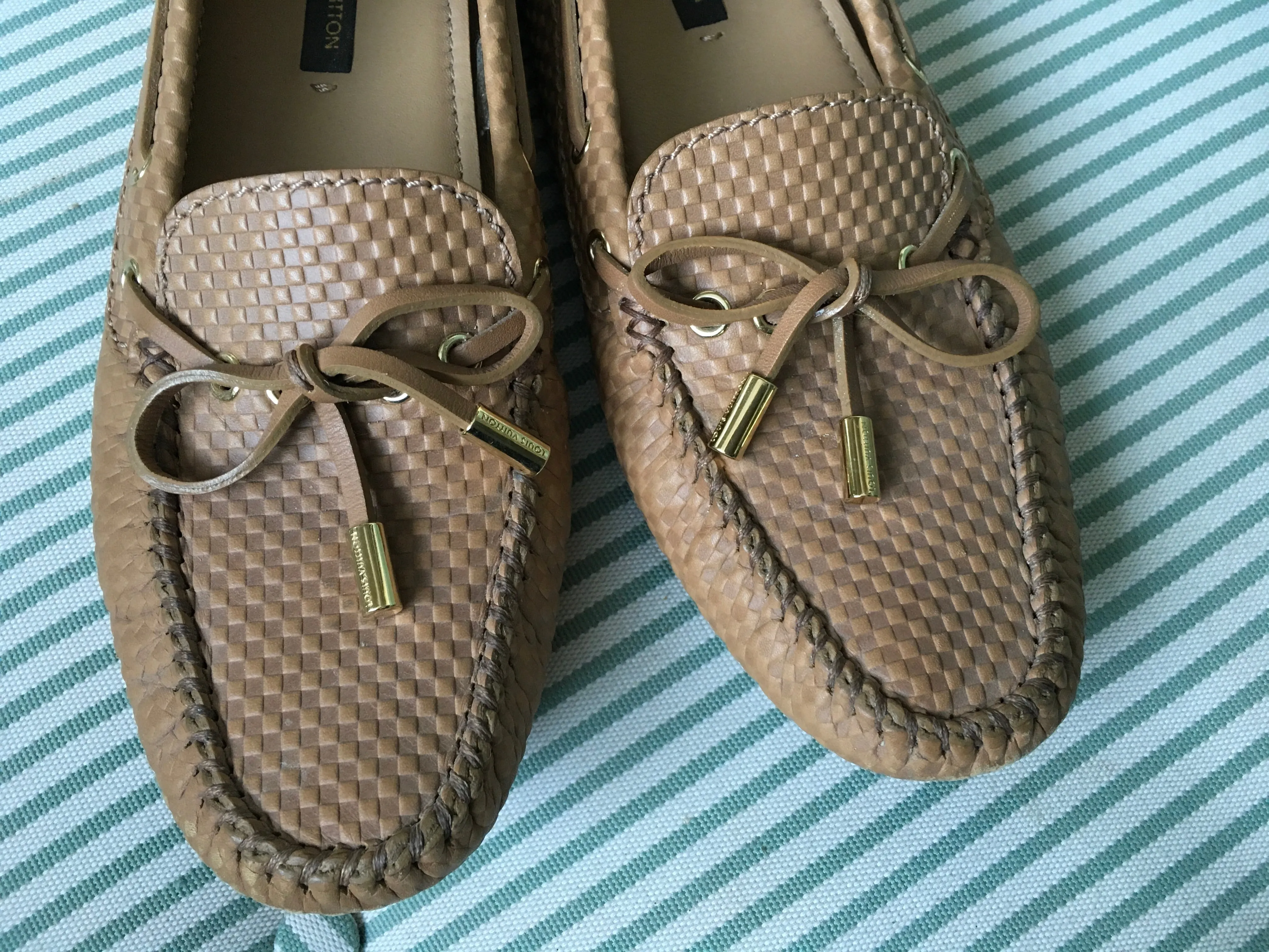 Louis Vuitton Beige Petit Damier Embossed Leather Gloria Bow Loafers Size 36 Ladies