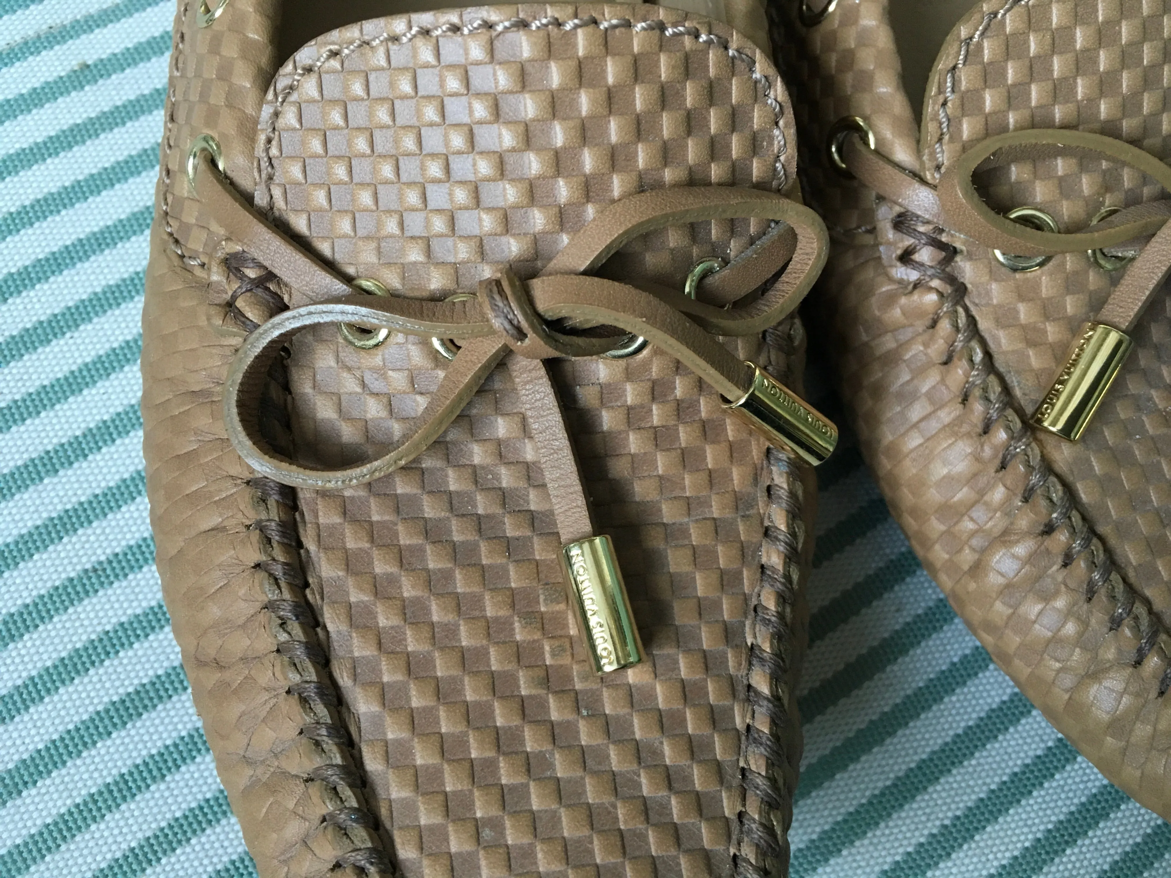 Louis Vuitton Beige Petit Damier Embossed Leather Gloria Bow Loafers Size 36 Ladies