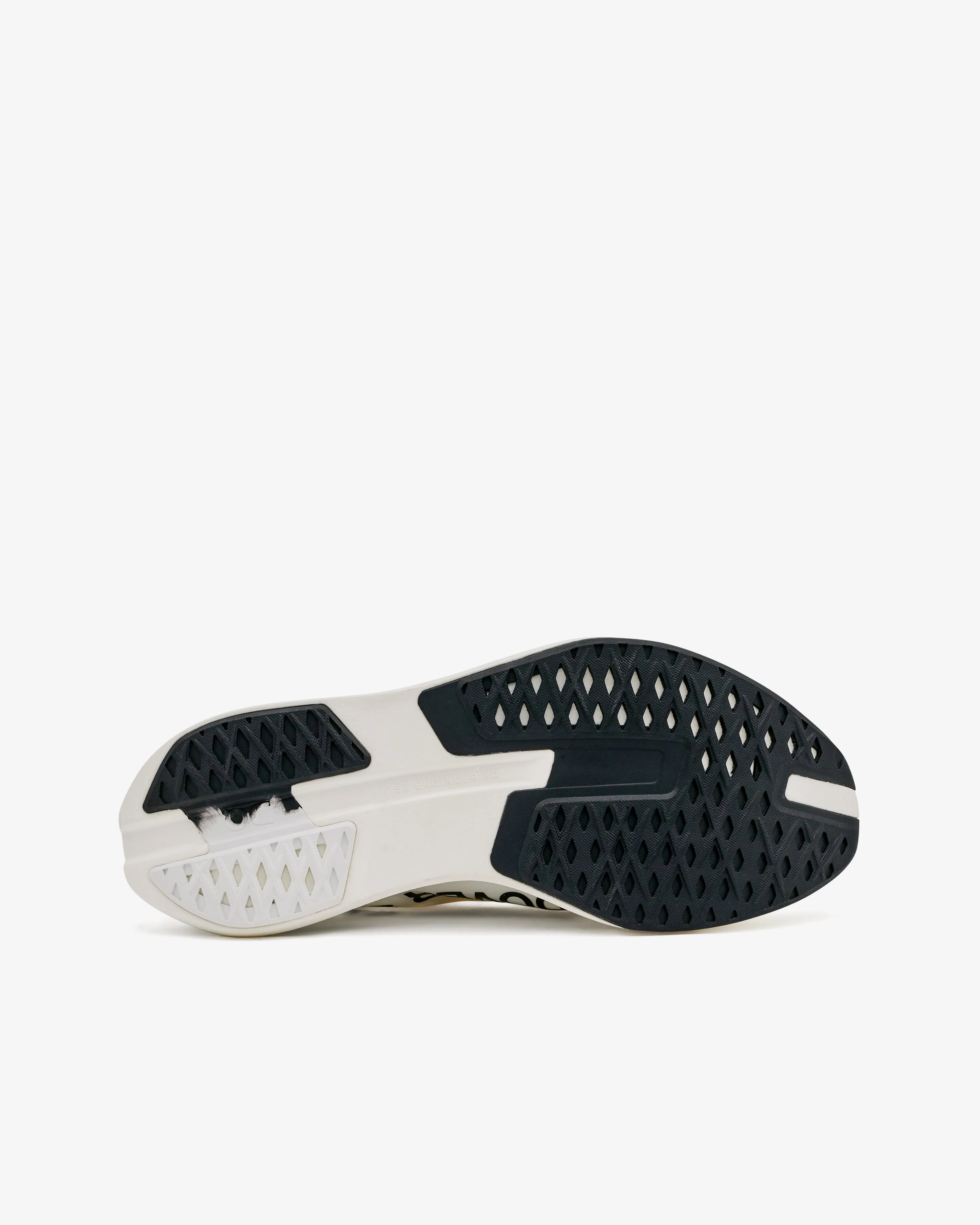 On-Running - DSM Women's Cloudboom Zone Sneakers - (White)
