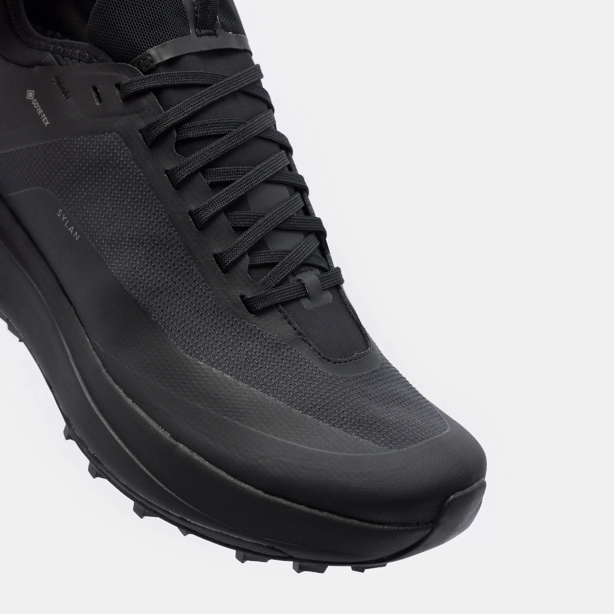 Sylan Gore-Tex Sneaker in Black/Black